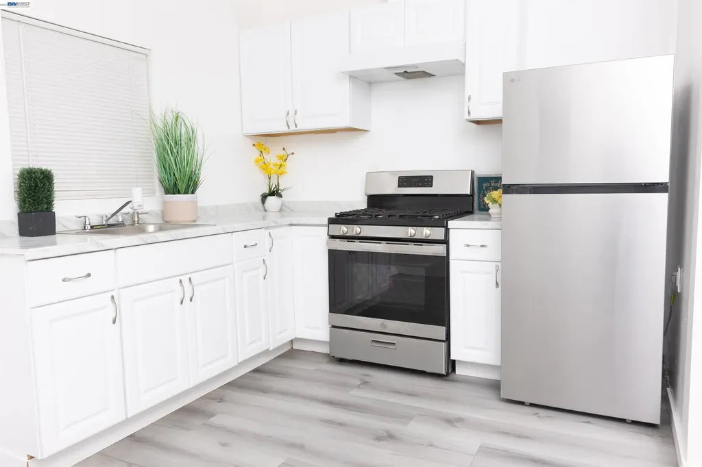 592 Willow Avenue Hayward CA 94541