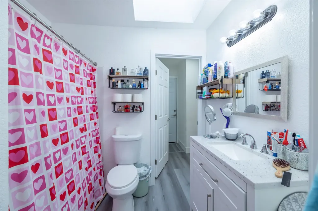 592 Willow Avenue Hayward CA 94541