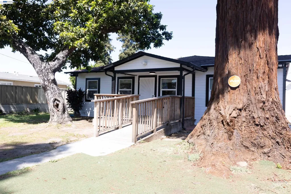 592 Willow Avenue Hayward CA 94541