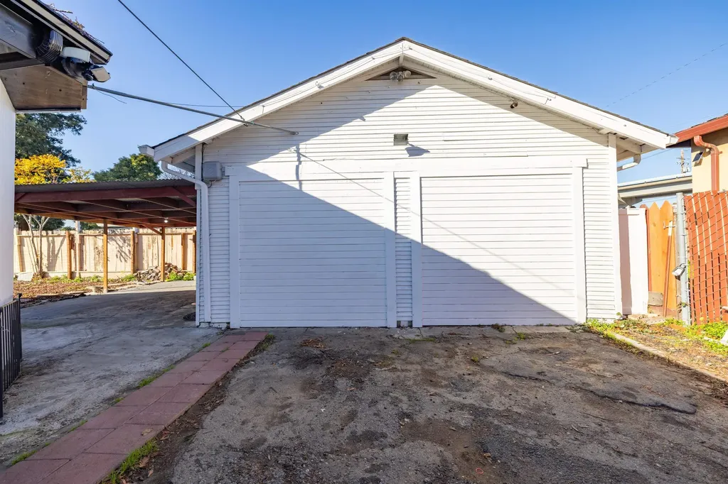 592 Willow Avenue Hayward CA 94541
