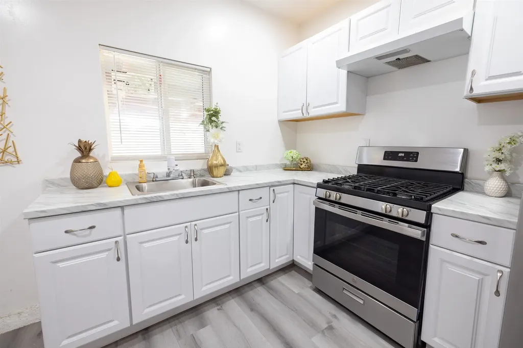 592 Willow Avenue Hayward CA 94541