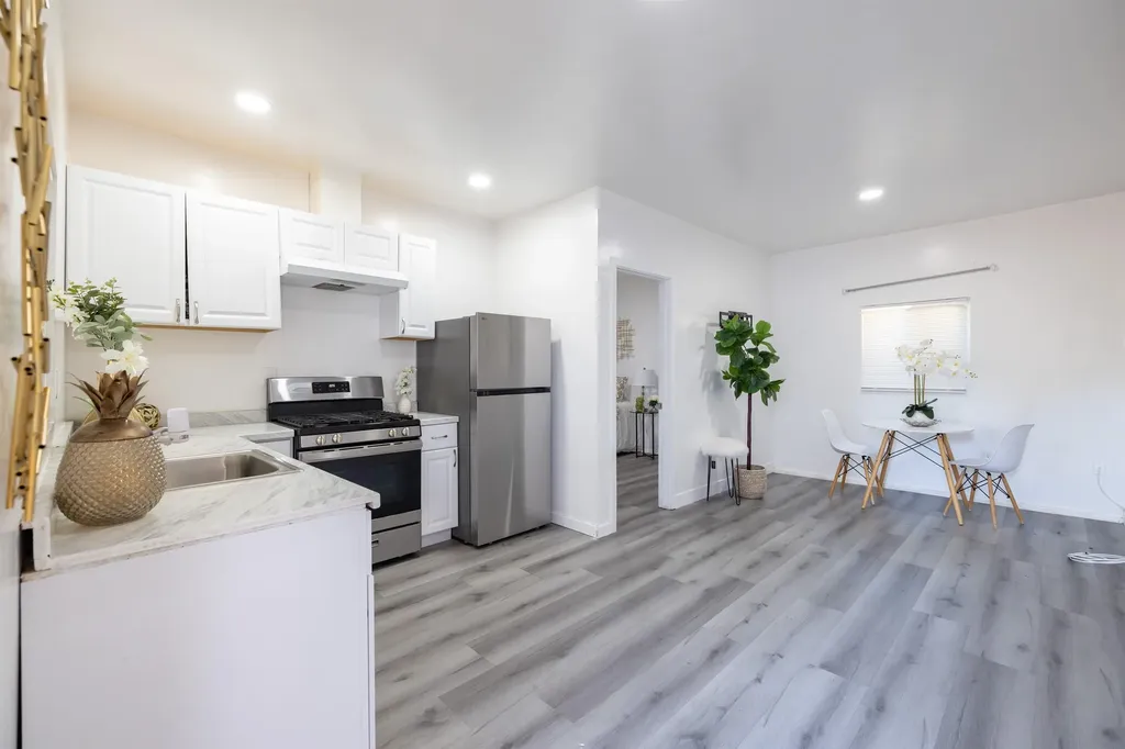 592 Willow Avenue Hayward CA 94541