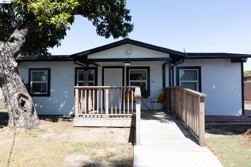 592 Willow Avenue Hayward CA 94541