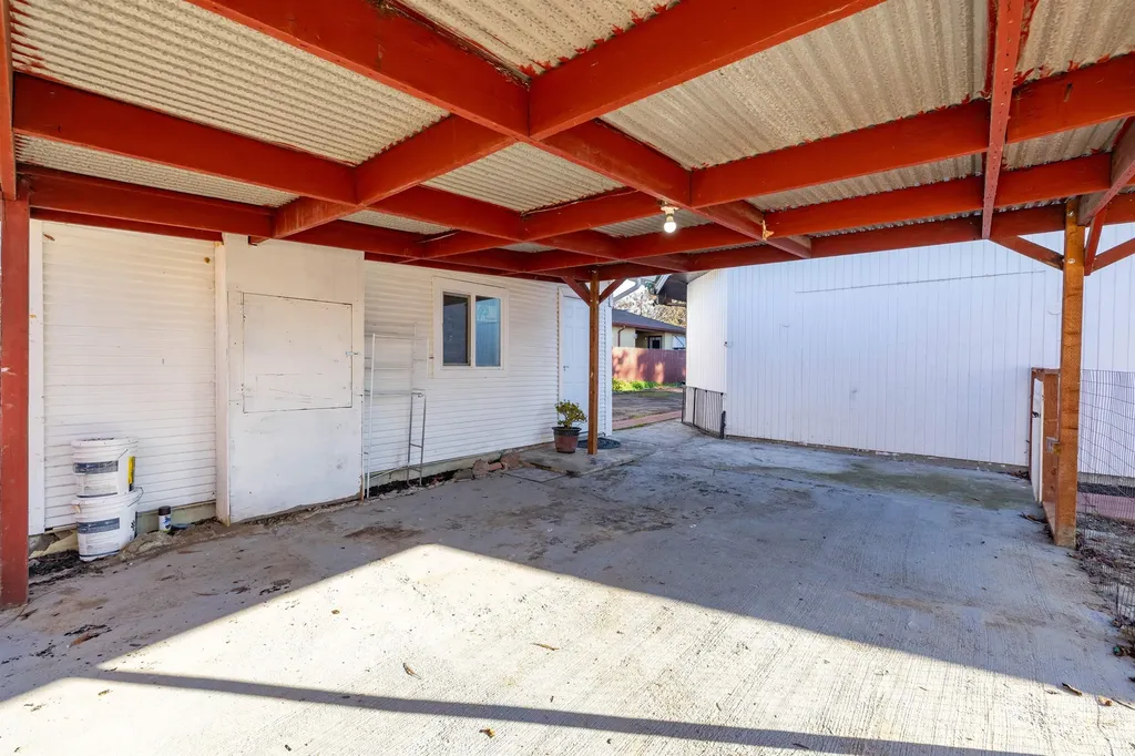 592 Willow Avenue Hayward CA 94541