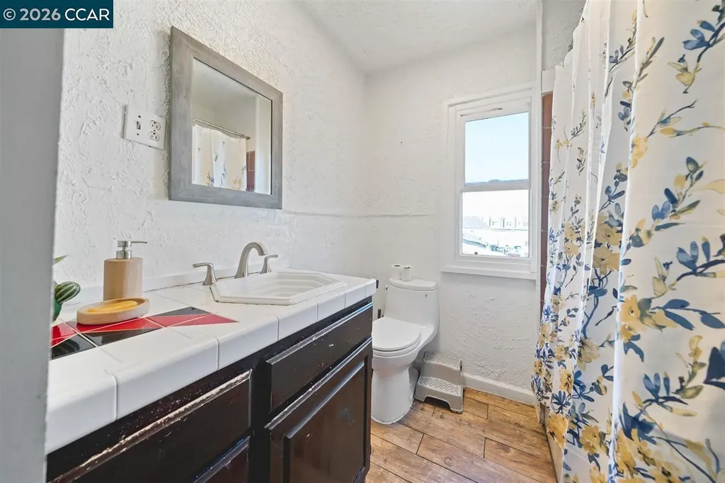 1707-1709 Peralta Street Oakland CA 94607
