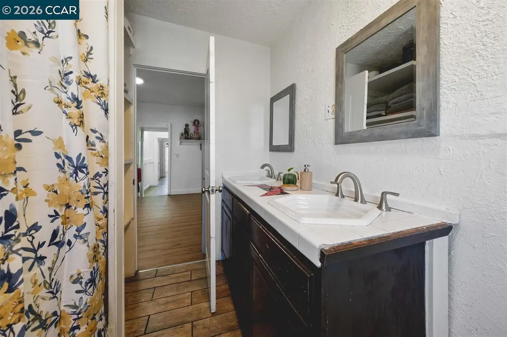 1707-1709 Peralta Street Oakland CA 94607