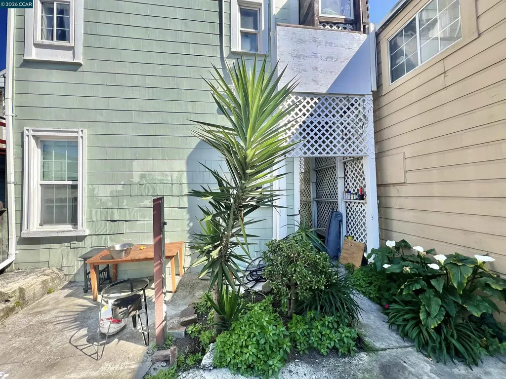 1707-1709 Peralta Street Oakland CA 94607