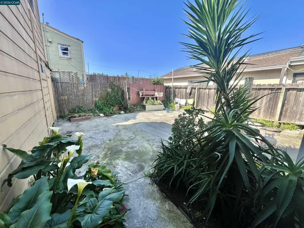 1707-1709 Peralta Street Oakland CA 94607