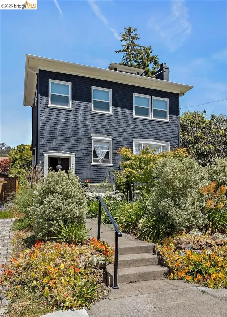 Berkeley CA, 2611 Piedmont Avenue, Unit 4