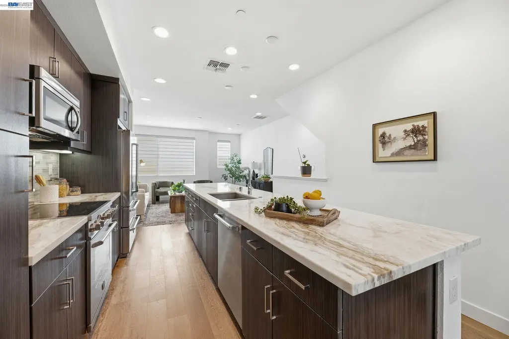 931 Edy Lane Oakland CA 94607