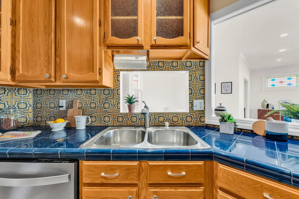 595 22nd Street Oakland CA 94612