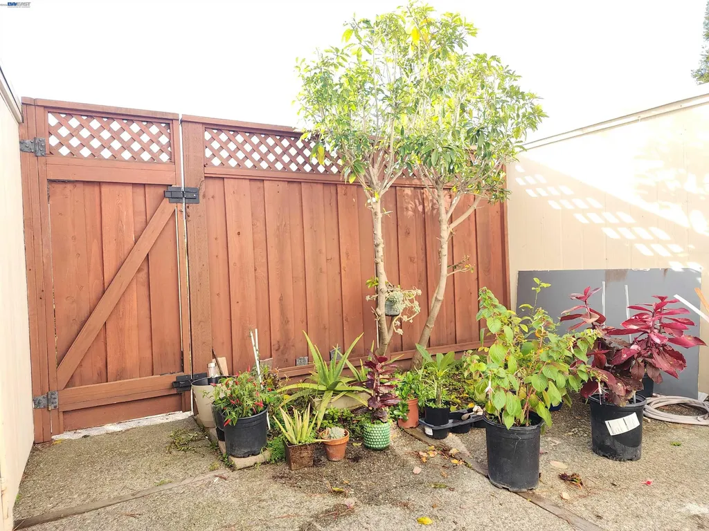 2322 Belvedere Avenue San Leandro CA 94577