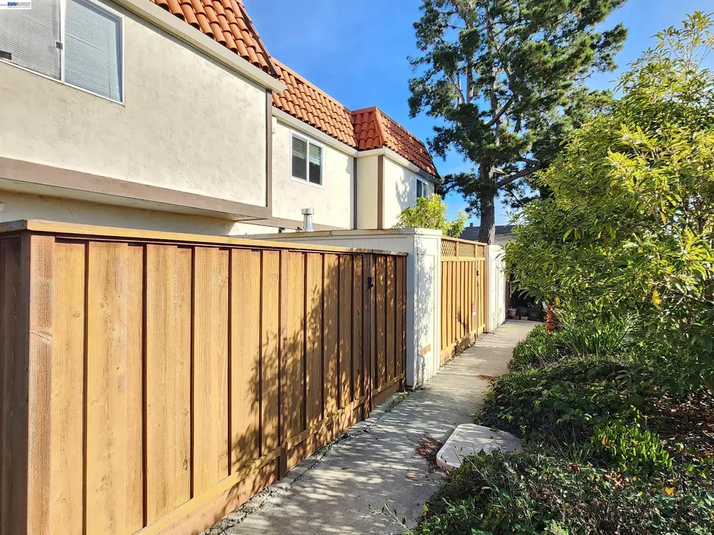 2322 Belvedere Avenue San Leandro CA 94577