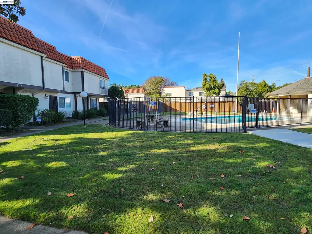 2322 Belvedere Avenue San Leandro CA 94577