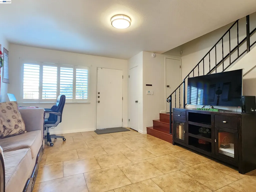 2322 Belvedere Avenue San Leandro CA 94577