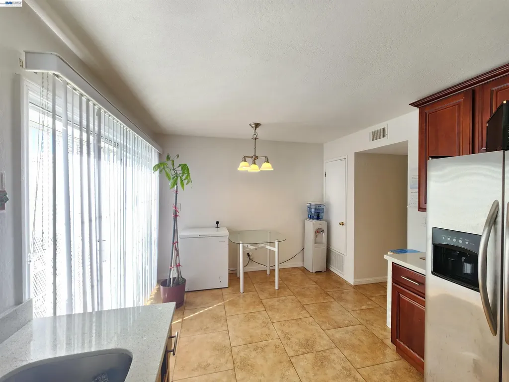 2322 Belvedere Avenue San Leandro CA 94577