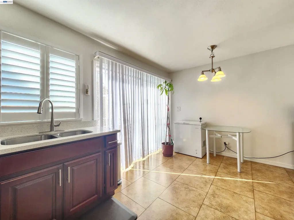 2322 Belvedere Avenue San Leandro CA 94577