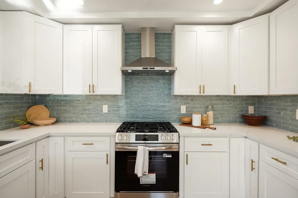 2151 Santa Rita Street Oakland CA 94601