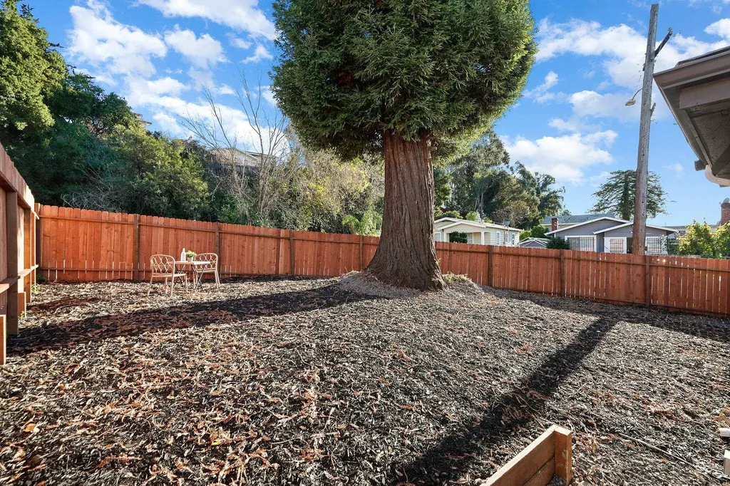 2151 Santa Rita Street Oakland CA 94601