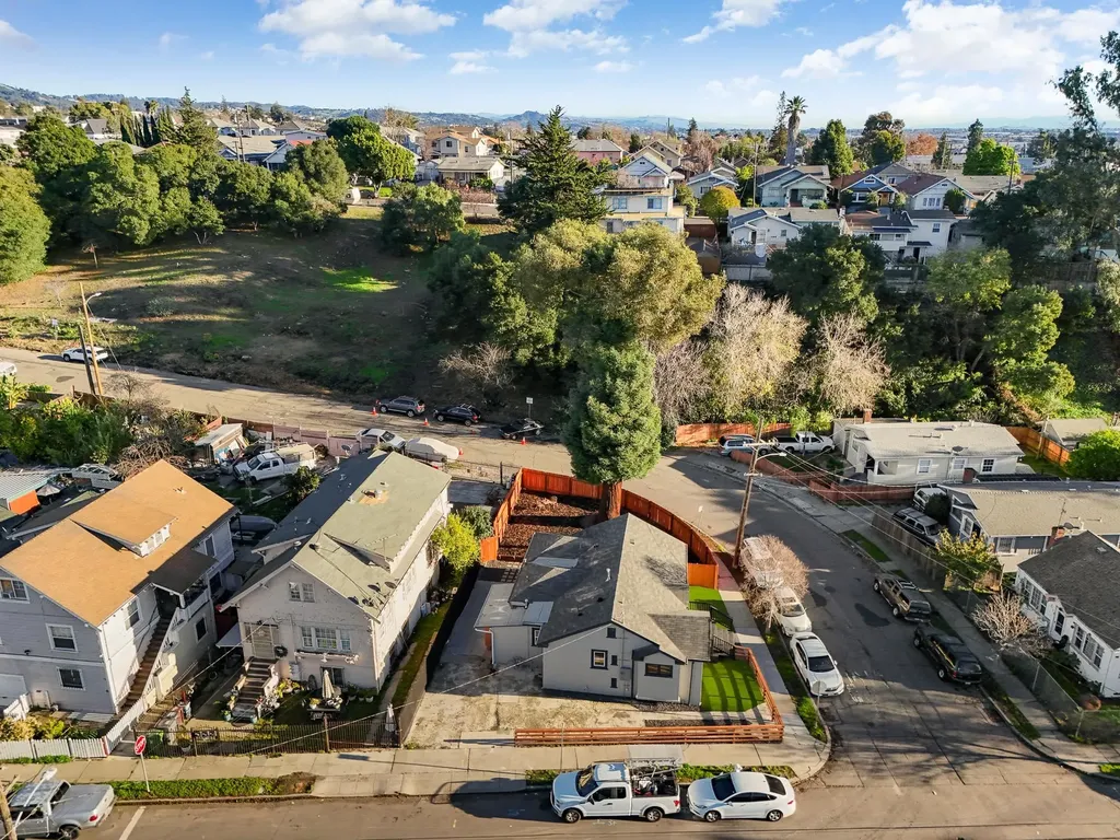 2151 Santa Rita Street Oakland CA 94601