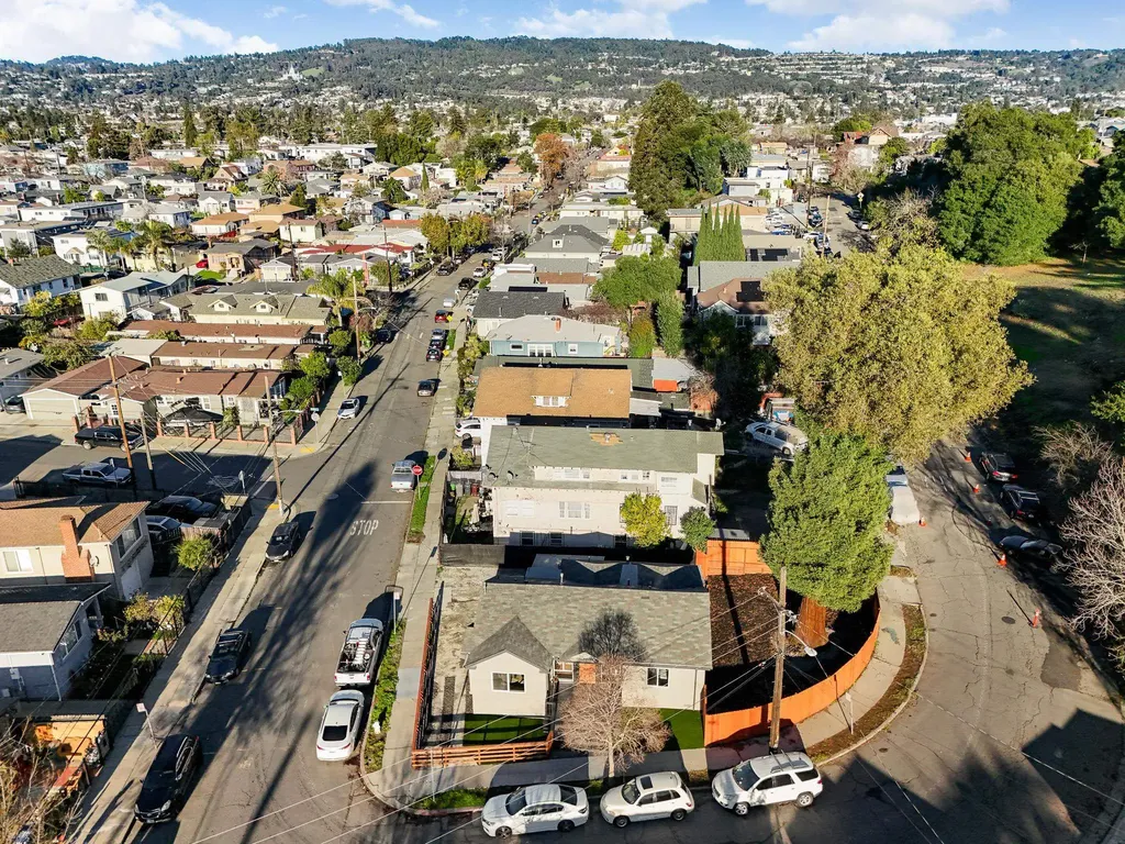 2151 Santa Rita Street Oakland CA 94601