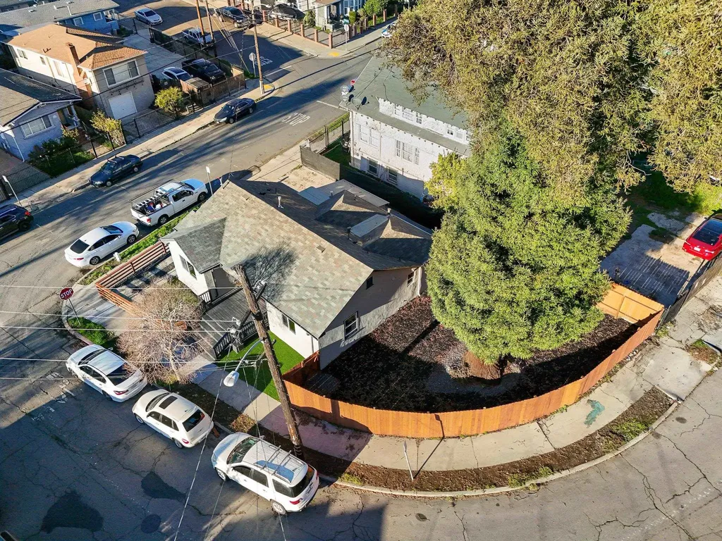 2151 Santa Rita Street Oakland CA 94601