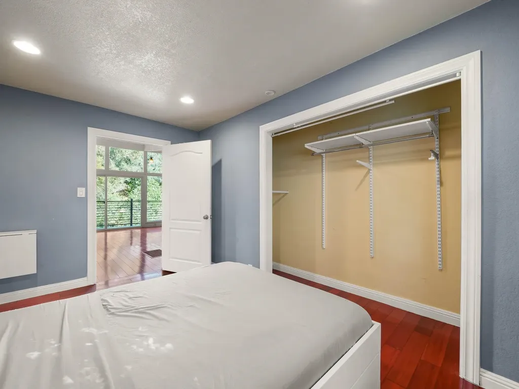 6208 Oakdale Avenue Oakland CA 94605