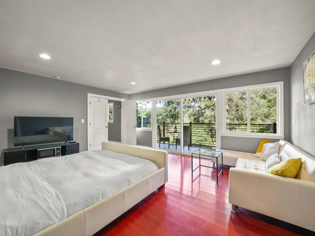 6208 Oakdale Avenue Oakland CA 94605