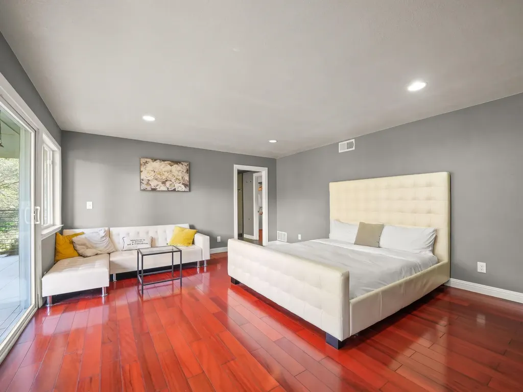 6208 Oakdale Avenue Oakland CA 94605