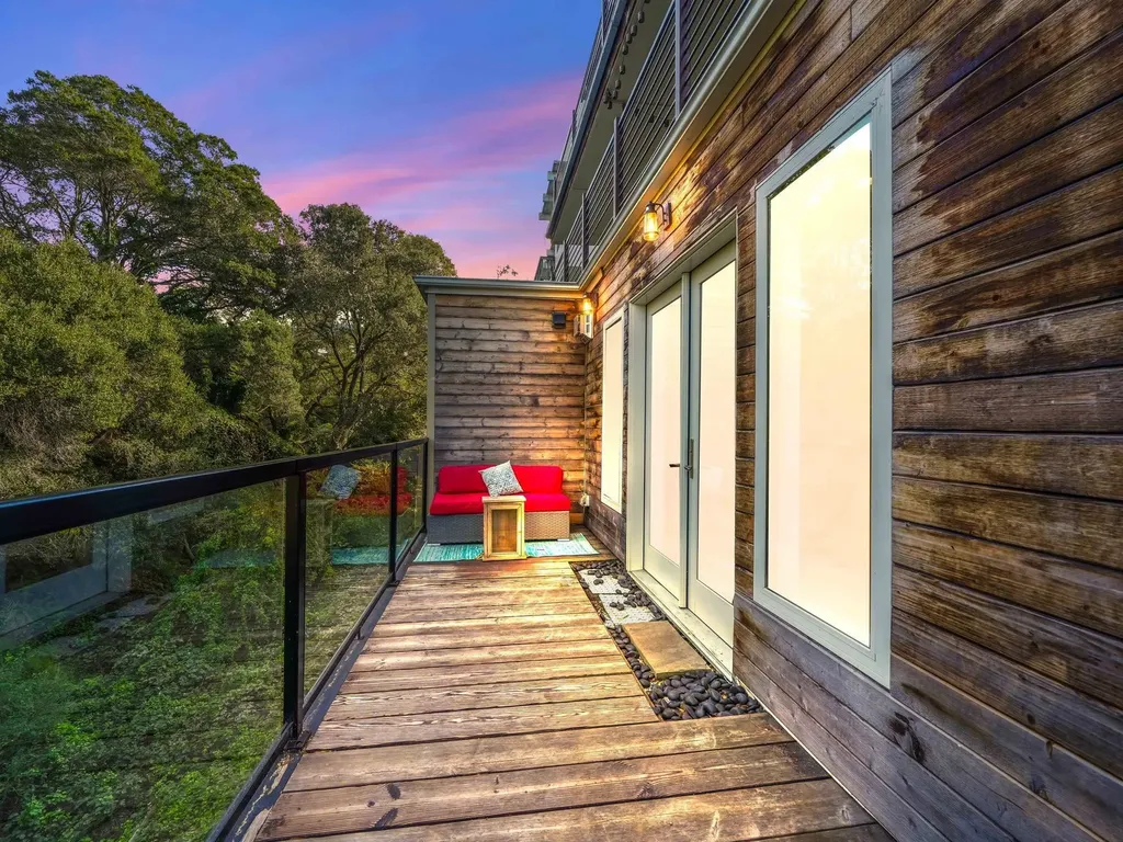 6208 Oakdale Avenue Oakland CA 94605