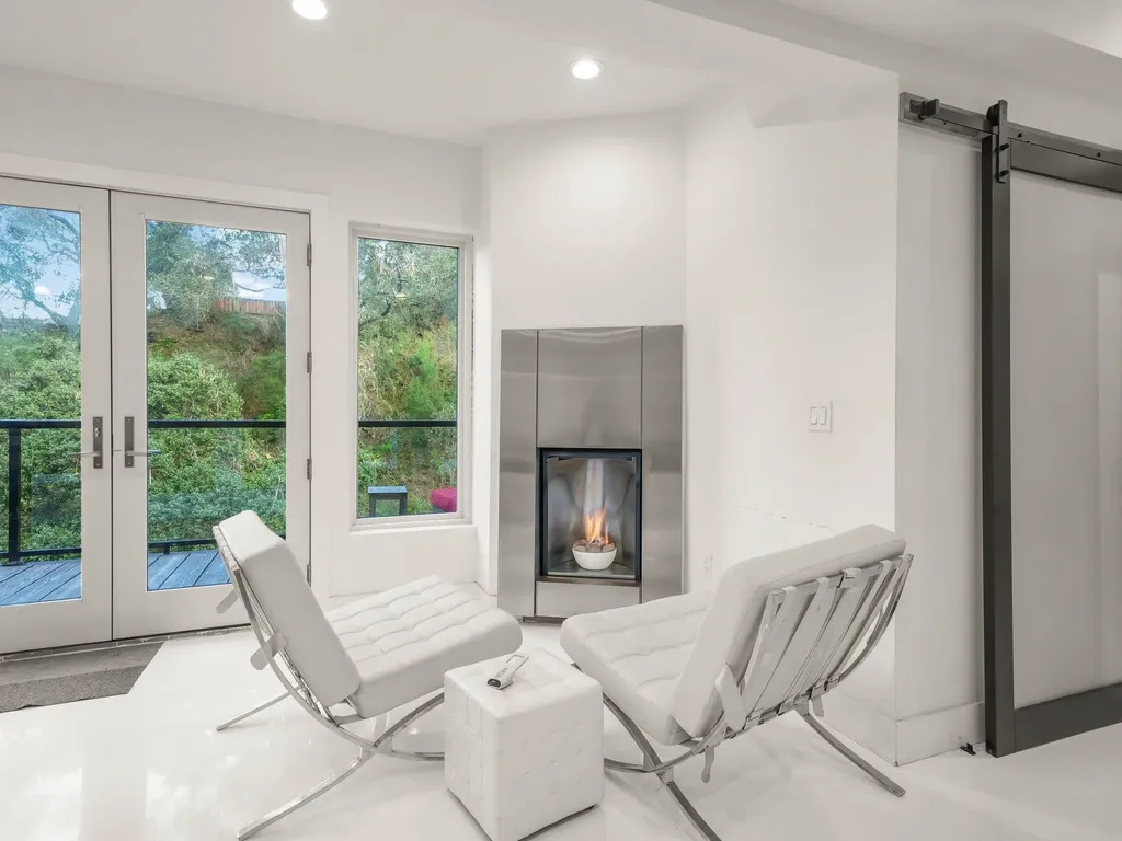 6208 Oakdale Avenue Oakland CA 94605