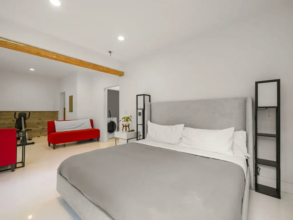 6208 Oakdale Avenue Oakland CA 94605