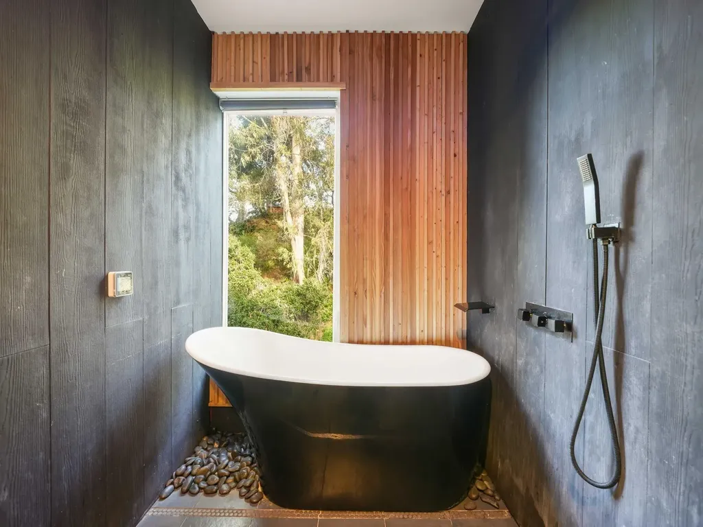 6208 Oakdale Avenue Oakland CA 94605