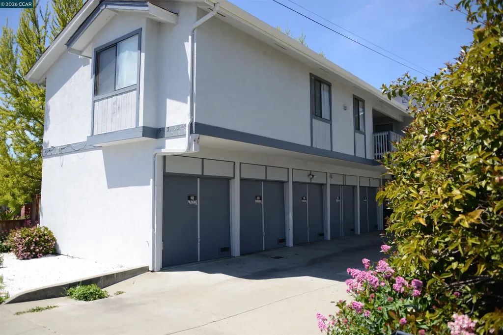 568 Dean Street Hayward CA 94541