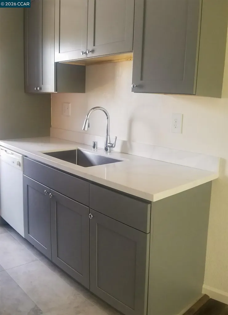 568 Dean Street Hayward CA 94541