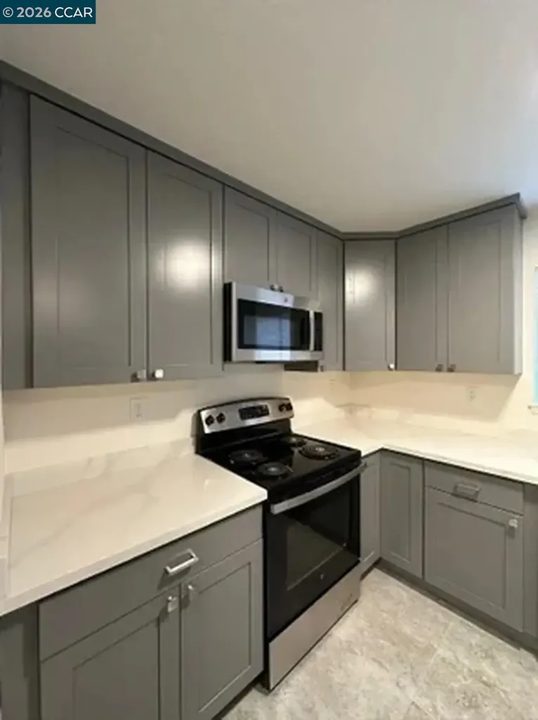 568 Dean Street Hayward CA 94541