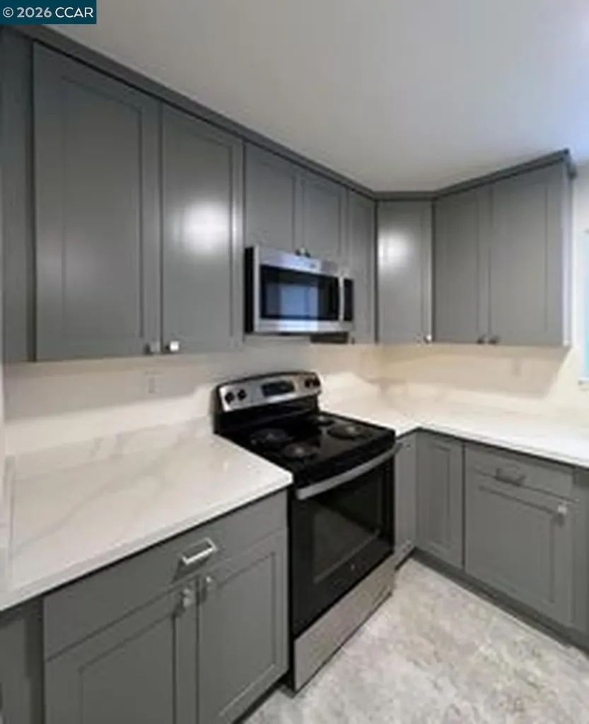 568 Dean Street Hayward CA 94541