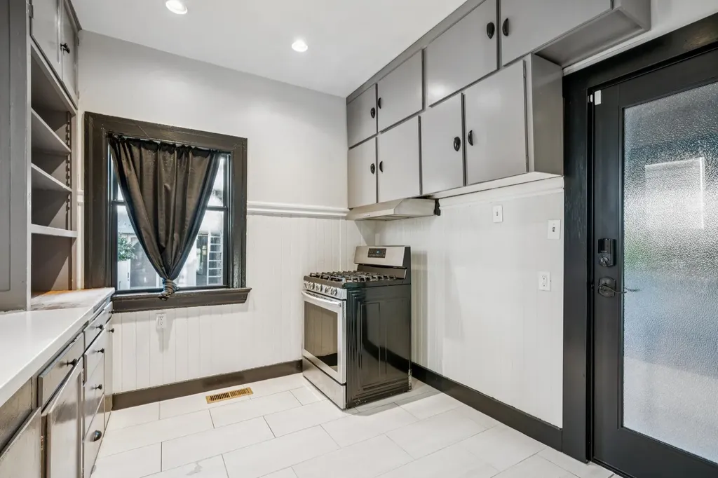 925 19th Street Oakland CA 94606