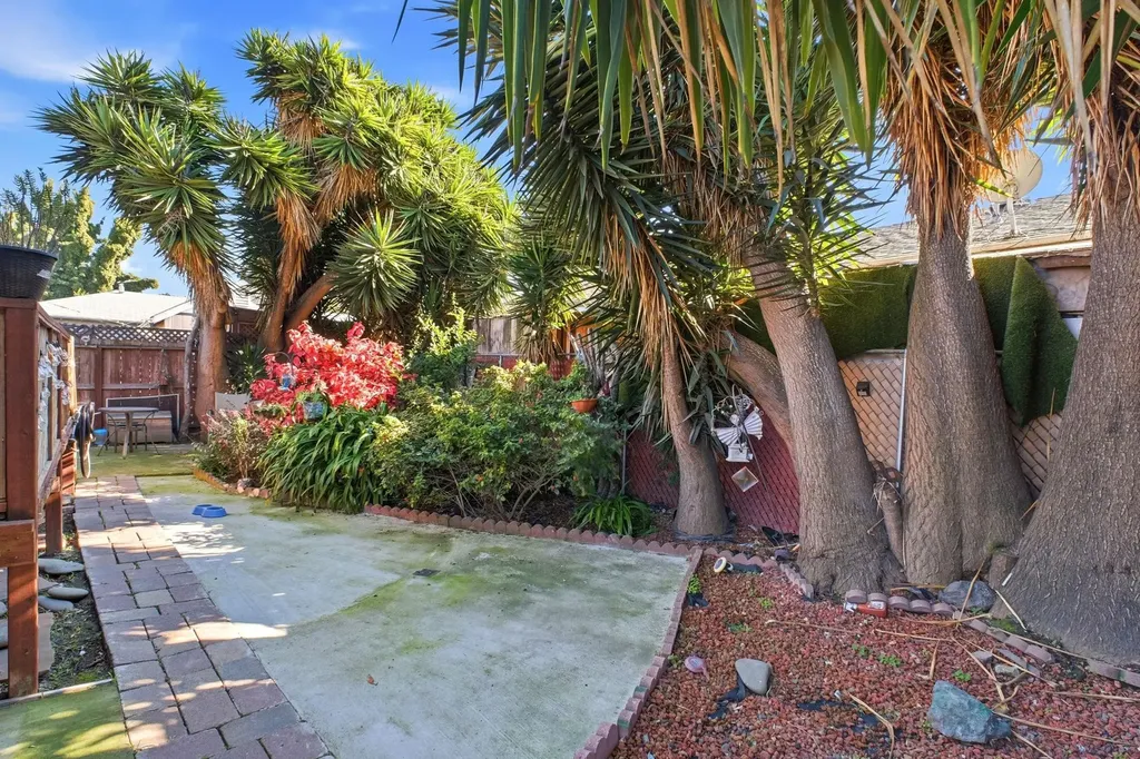 127 Hampton Road Hayward CA 94541