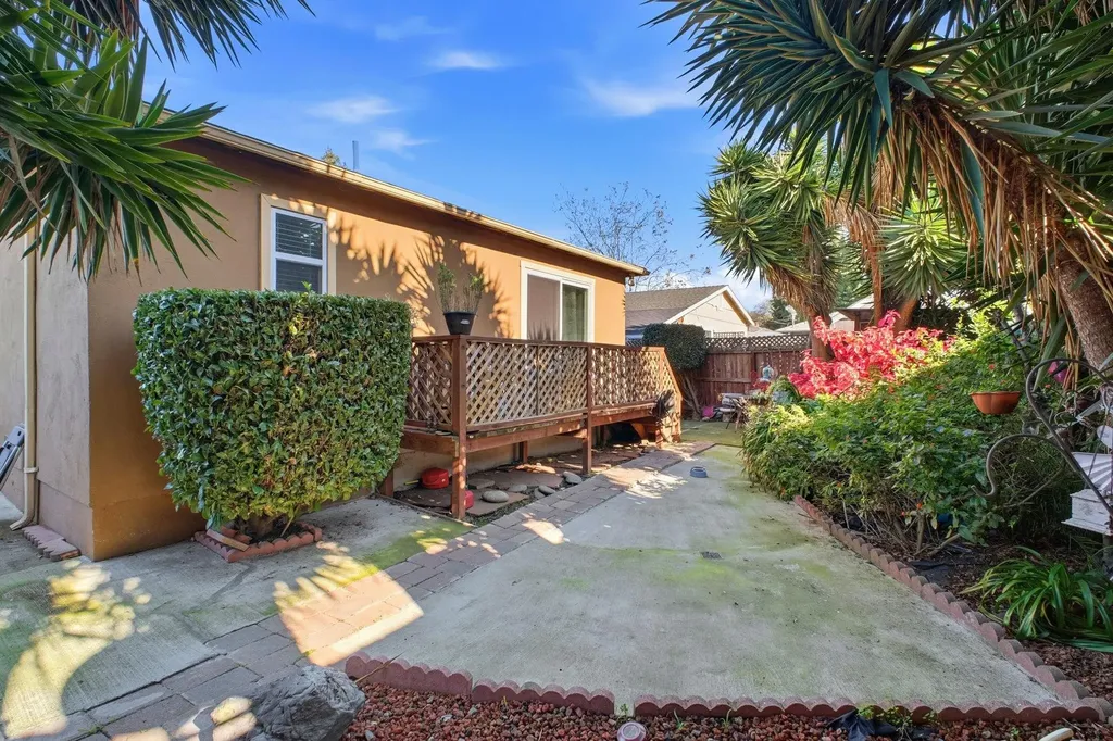 127 Hampton Road Hayward CA 94541