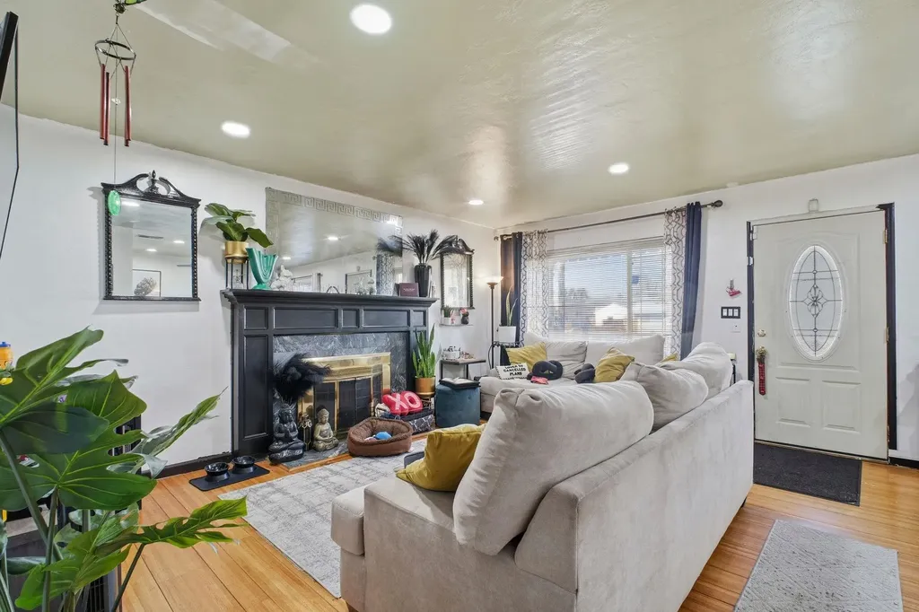 127 Hampton Road Hayward CA 94541