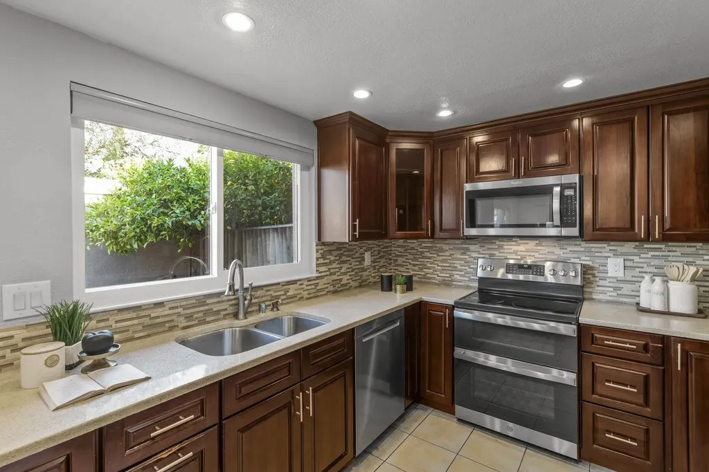 3833 Burton Common Fremont CA 94536