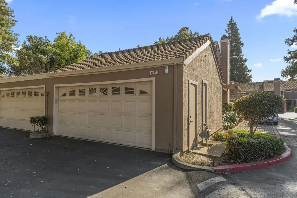 3833 Burton Common Fremont CA 94536