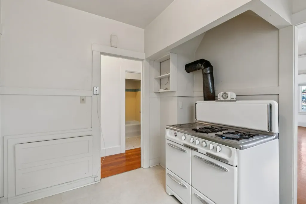 830 Walker Avenue Oakland CA 94610