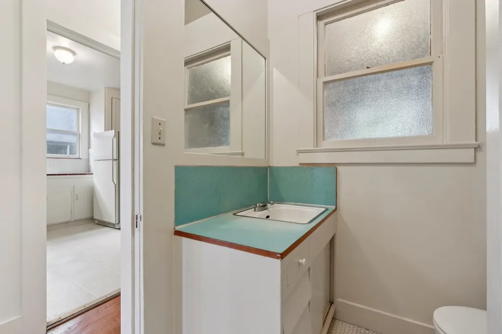 830 Walker Avenue Oakland CA 94610