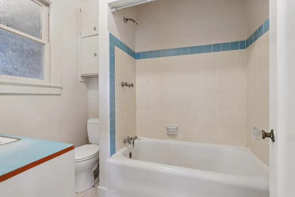830 Walker Avenue Oakland CA 94610