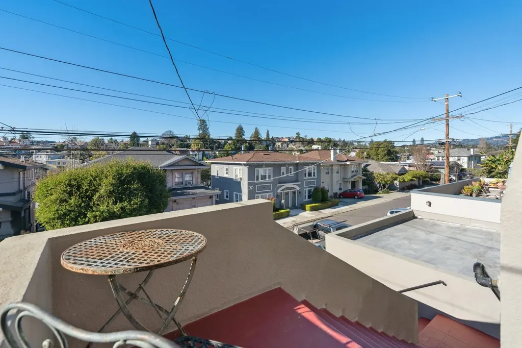830 Walker Avenue Oakland CA 94610