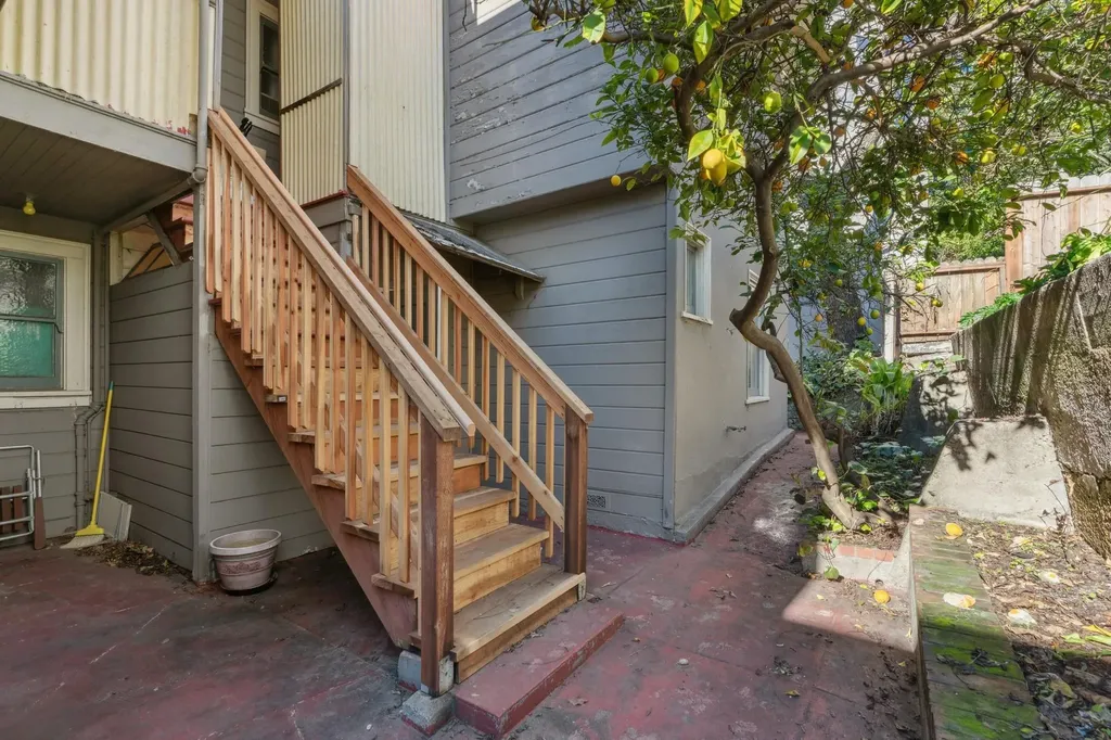 830 Walker Avenue Oakland CA 94610