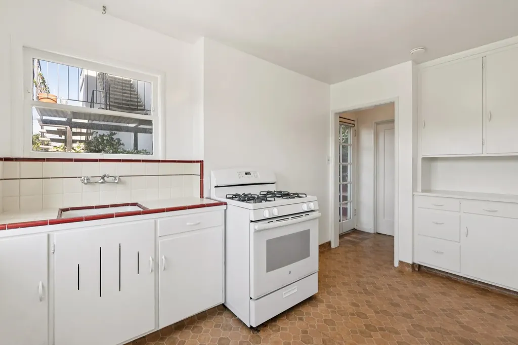 830 Walker Avenue Oakland CA 94610