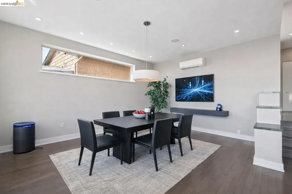 25 Diablo Drive Oakland CA 94611